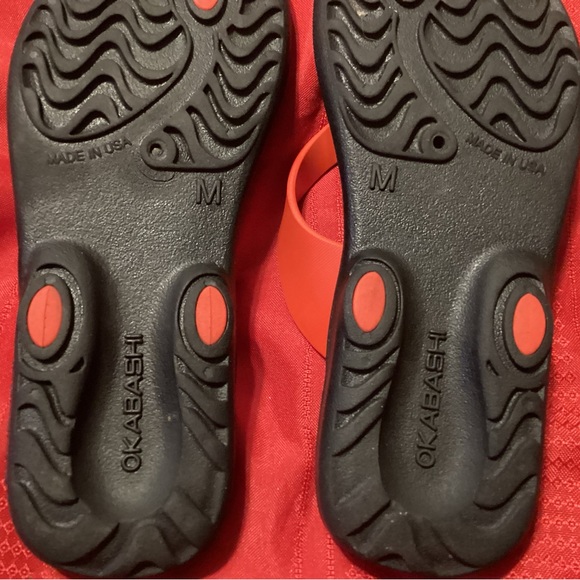 Okabashi Maui red/black M 6.5/7.5 flip flop sandals very good pre-worn - Picture 4 of 4